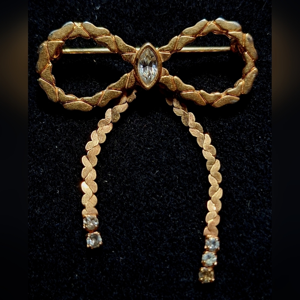 AVON Gold Bow Brooch with Rhinestones